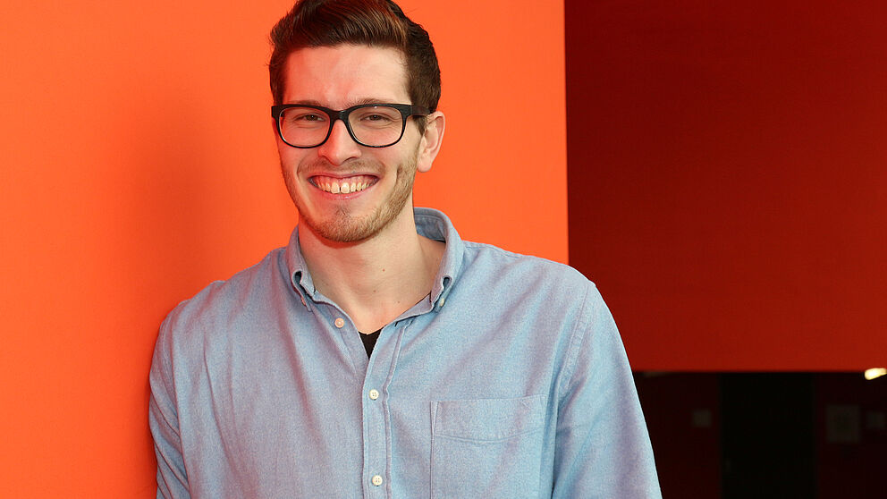 Foto (Alumni Paderborn, Universität Paderborn): Markus Weißphal, Paderborner Wirtschaftsstudent und aktueller Stipendiat des „Emeriti-Preises“.