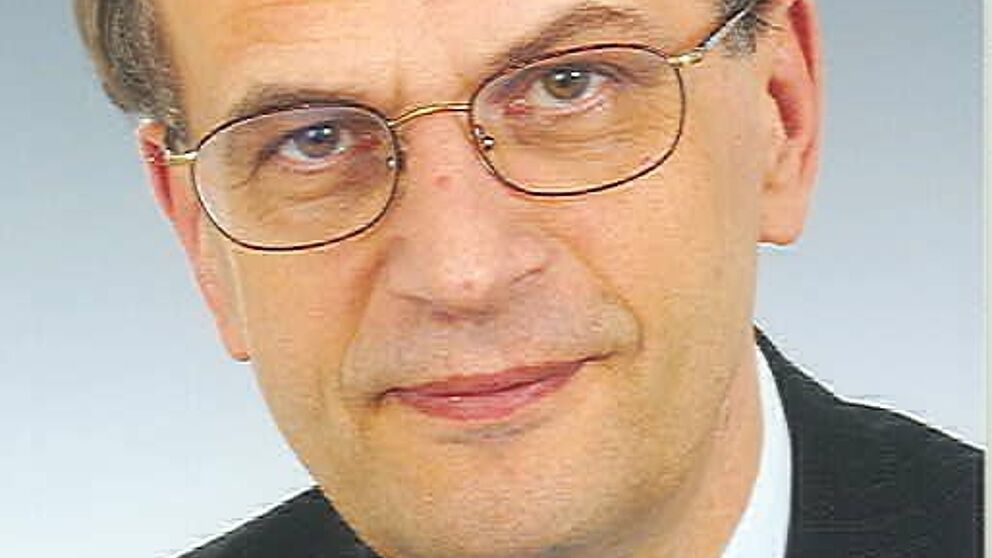 Foto: Dr. Reinhard Höppner, Ministerpräsident a. D. von Sachsen-Anhalt, erhält eine Ehrendoktorwürde der Fakultät für Kulturwissenschaften der Universität Paderborn.