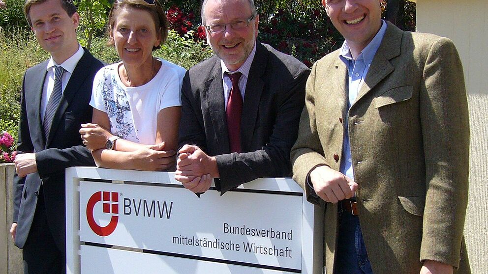 Foto (Universität Paderborn, Ulrike Kropf): BVMW und CeRiMa vereinbaren Kooperation im Bereich des Risikomanagements: (v. l.): Dr. Christian Brünger, Prof. Dr. Bettina Schiller, Dipl.-Geogr. Udo Wiemann, Dr. Peter Karl Becker.