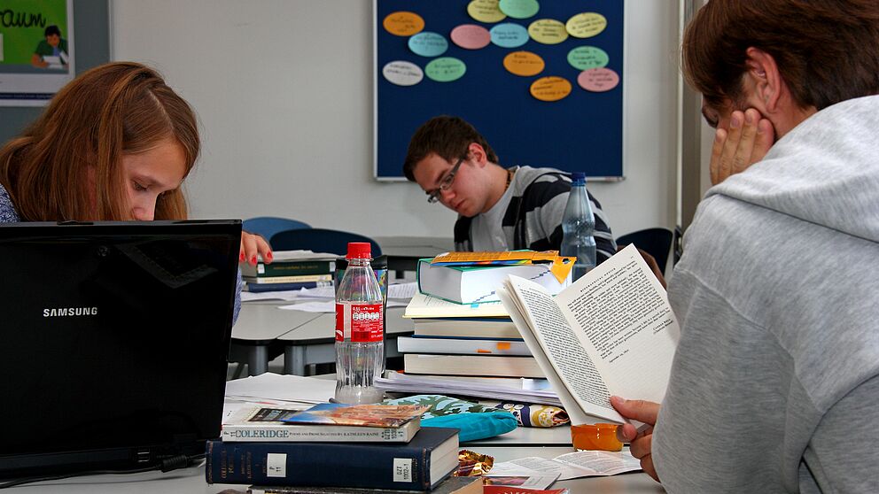 Foto (Kompetenzzentrum Schreiben): Die Schreibtage bieten den Studierenden eine ruhige, produktive Arbeitsatmosphäre für das Verfassen ihrer wissenschaftlichen Arbeiten.