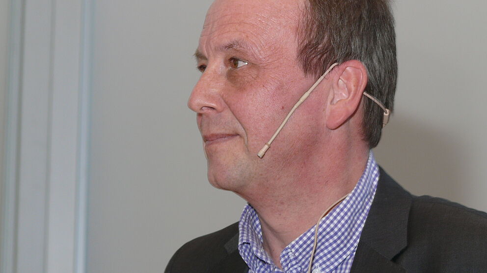 Foto: Prof. Dr. Rolf Werning von der Leibniz Universität Hannover hielt den Hauptvortrag der Tagung.