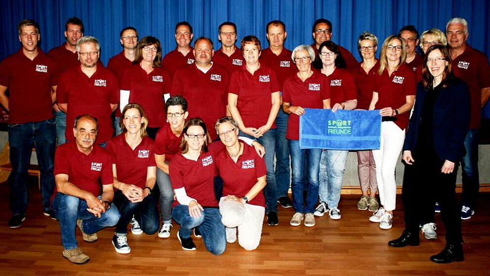 Foto (Hans-Werner Dröge): hintere Reihe (v. l. n. r.): Niklas Laskowski, Klaus Dalbkermeyer, Peter Strunkmann, Michael Hansmeier, Klaus Püschner, Dirk Hollmann, Carsten Lemm, Silke Strunkmann, Detlef Schröder, Hans-Joachim Seehrich; mittlere Reihe (v. 