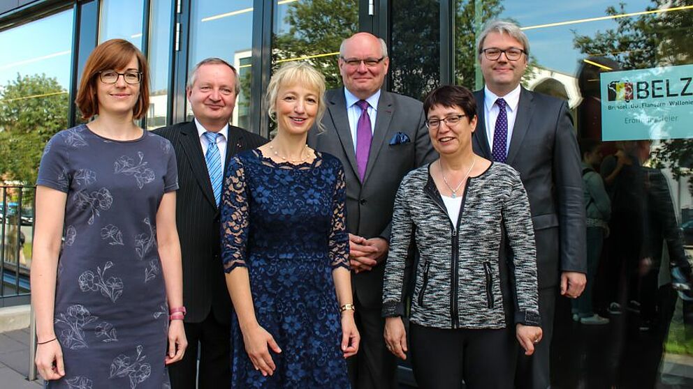 Foto (Universität Paderborn, Johannes Pauly): Feierten die Eröffnung des Belgienzentrums an der Universität Paderborn: Ute Bratz, Belgische Botschaft, Prof. Dr. Marc Boone (Universität Gent), Prof. Dr. Sabine Schmitz, Botschafter Ghislain D’hoop, Pr