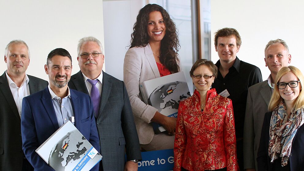 Foto (Universität Paderborn, Heiko Appelbaum): Präsentierten den Workshop an der Uni (v. l.): Hans-Norbert Blome, Sascha Gutmann, Jürgen Heidenreich (alle TK), Prof. Dr. Sonia Lippke, Andreas Gailus, Stefan Köhler und Angela Hermann (gailus.org).