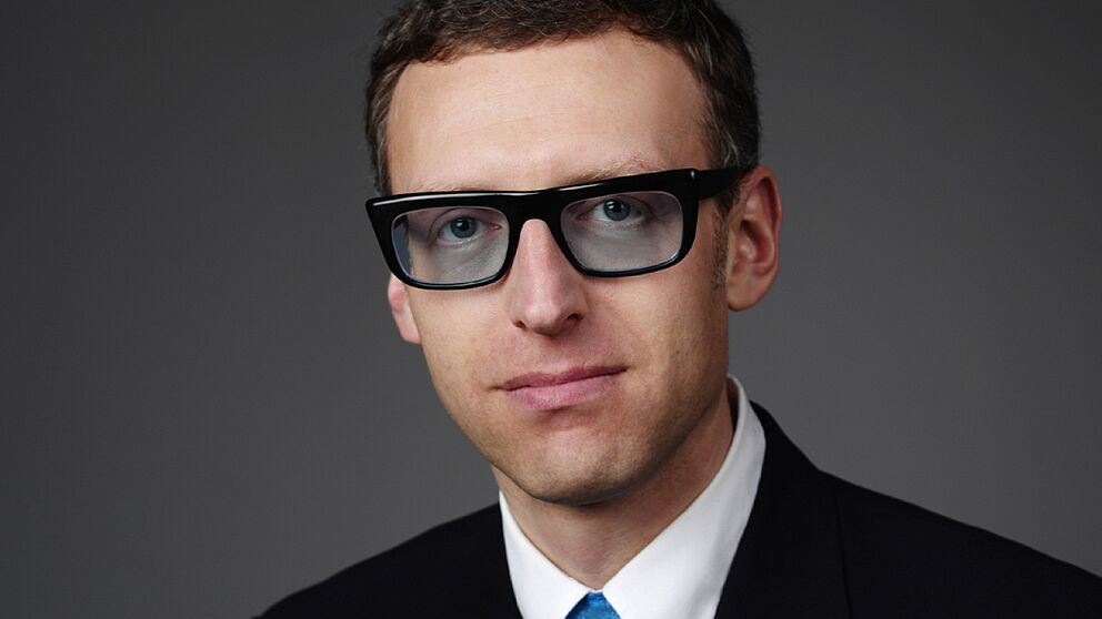 Foto (Universität Paderborn): Prof. Dr. Dr. Andreas Löffler ist Inhaber der neuen Professur „Betriebswirtschaftslehre, insbesondere Finanzierung und Investition“ an der Fakultät für Wirtschaftswissenschaften.