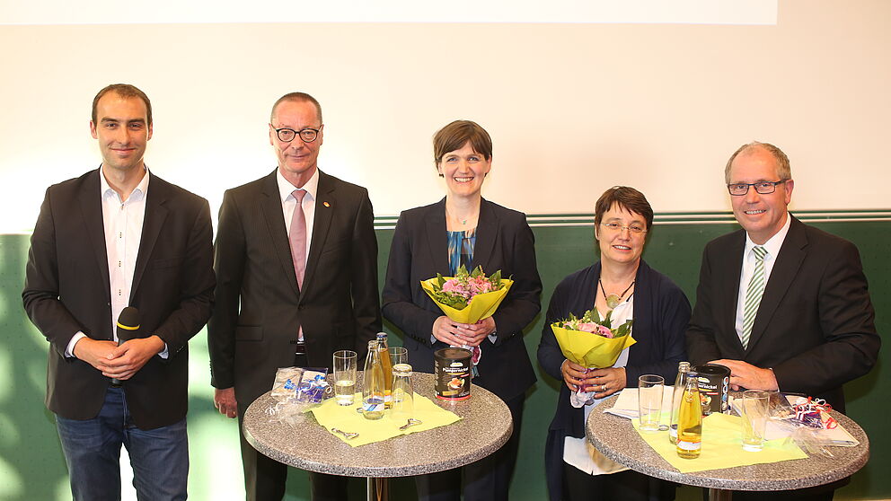 Foto: Experten fordern Umdenken in der Bildungspolitik: (v. l.) Der Paderborner Wirtschaftspädagoge Jun.-Prof. Dr. Karl-Heinz Gerholz, Karl-Heinz Vogt, Vorstandsvorsitzender der Caritas Wohn- und Werkstätten Paderborn, Bildungsexpertin Katja Urbatsch (