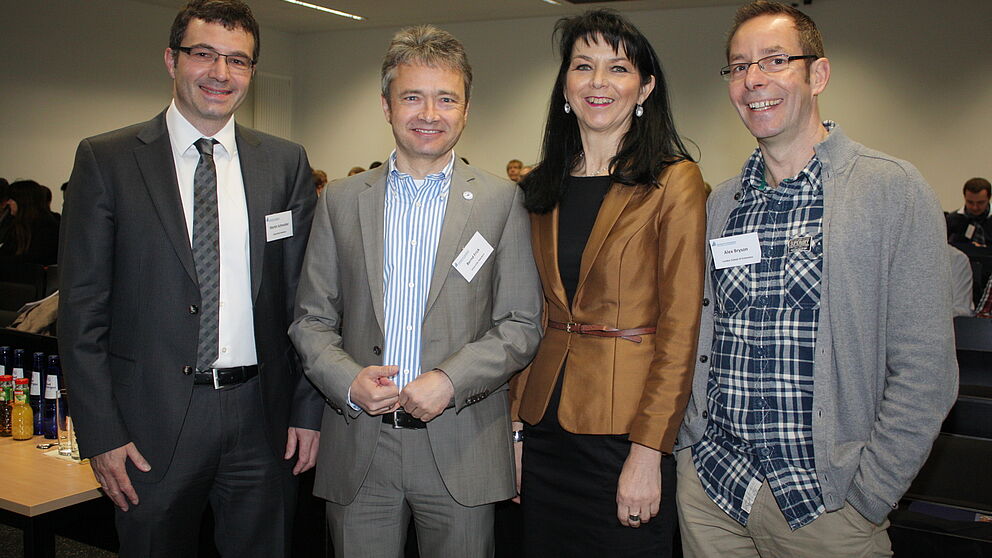 Foto (Universität Paderborn, Frauke Döll): Die Tagung organisierten (v. l.) Prof. Dr. Martin Schneider, Prof. Dr. Bernd Frick (beide Universität Paderborn) und Uschi Backes-Gellner (Universität Zürich). Den Hauptvortrag hielt Alex Bryson  von der Lon