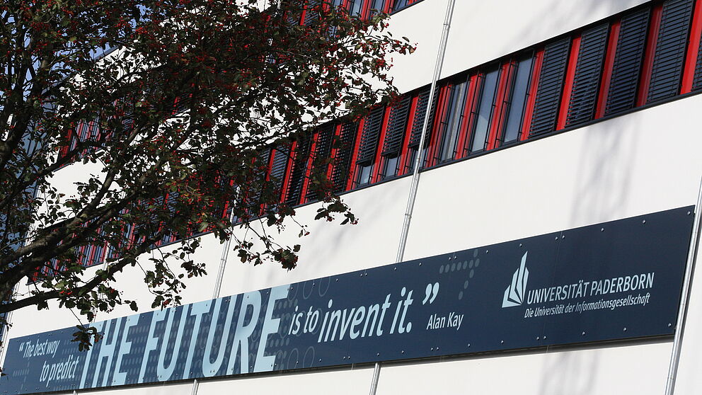 Foto (Universität Paderborn): O-Gebäude der Universität Paderborn