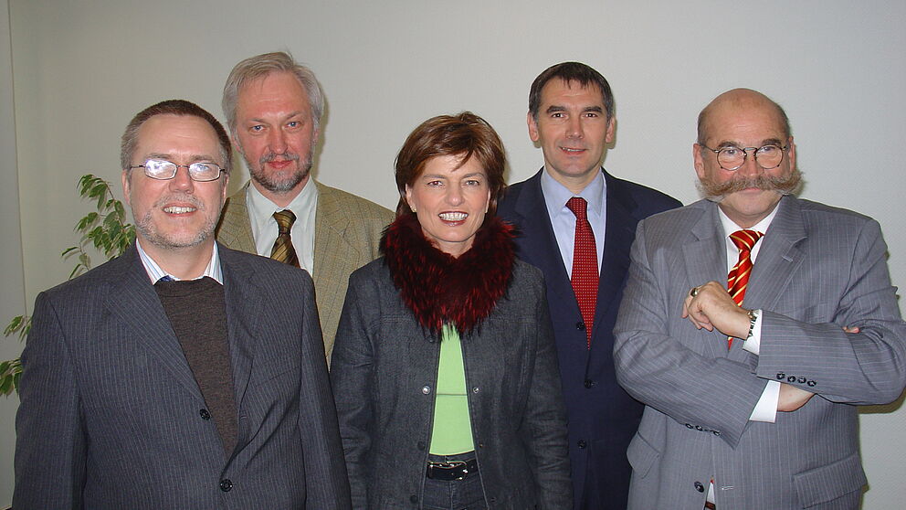 Foto: Freuten sich über die ersten, erfolgreich verlaufenen Projektmonate von "Locomotion" (v. li.):  BMBF-Projektleiter Max Kamp, Berlin, Prof. Dr. Wilhelm Schäfer, Prorektor für Forschung und wissenschaftlichen Nachwuchs, Universität Paderborn, MdB 