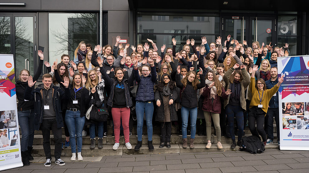 Foto (Universität Paderborn): Gruppenfoto zur Frühlings-Uni.