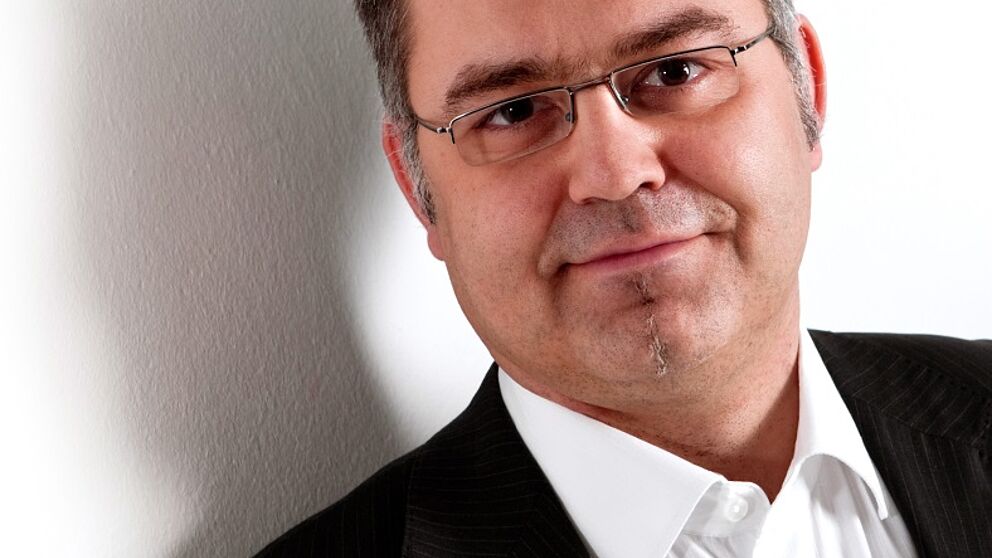 Foto (studio jp, Jürgen Paulig): Unter der Leitung von Prof. Dr.-Ing. Christoph Scheytt startet 2018 ein neues Schwerpunktprogramm der DFG an der Universität Paderborn.