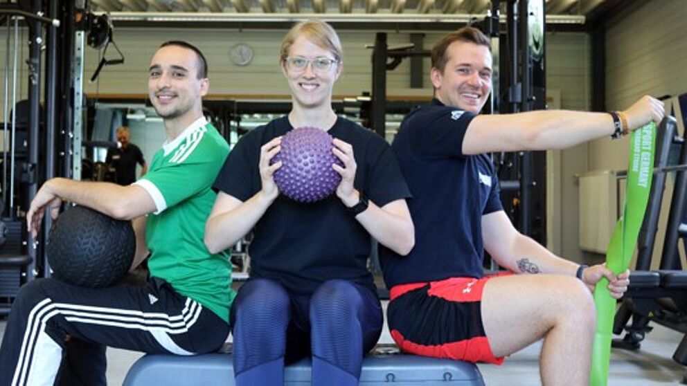 Foto (Heiko Appelbaum): Marius Hülsmann, Friederike Schweins und Tom Paluch gehören zum GTZ-Team und freuen sich über die Neugestaltung der Räumlichkeiten.