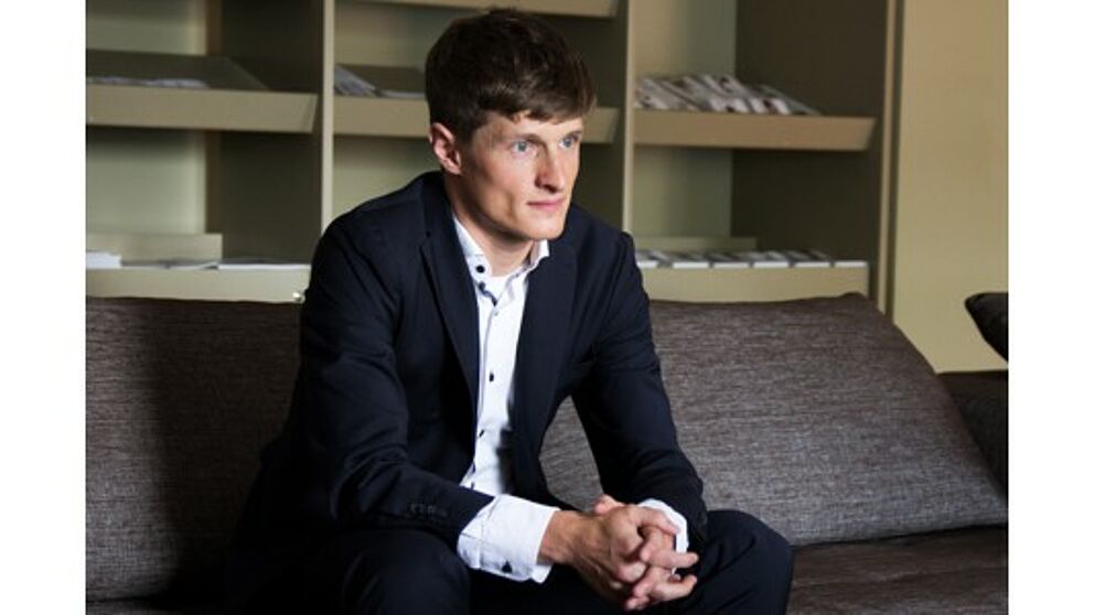 Foto (Leuphana Universität Lüneburg, Lena Schöning): Dr. Matthias Pelster, neuberufener Juniorprofessor für Finance an der Universität Paderborn, freut sich über einen Forschungspreis.
