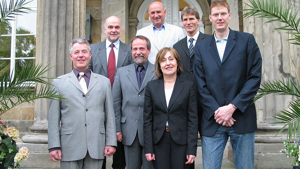 Foto (Ramona Wiesner) (v.li.): Prof. Martin Christian Vogel, Prof. Dr. Dieter Timmermann, Prof. Tilmann Fischer, Prof. Dr. Reiner Körfer, Prof. Dr. Beate Rennen-Allhoff, Prof. Dr. Nikolaus Risch und Volker Zerbe. Prof. Dr. Klaus Töpfer, der auf der Rüc