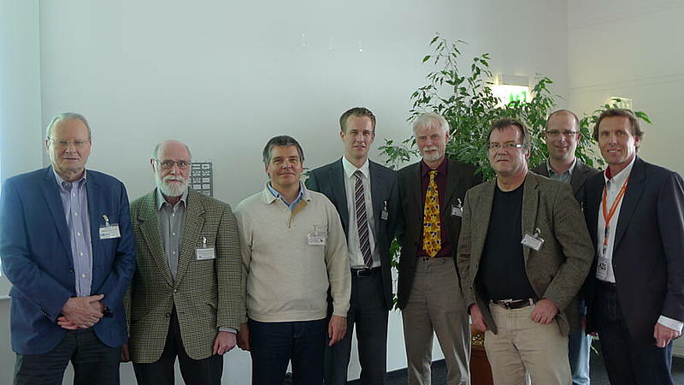 Foto (Universität Paderborn): Die Referenten des letztjährigen Symposiums „Behinderung und Sport“ (v. l.): Prof. Dr. Wilfried Kindermann, Prof. Dr. Michael Weiß, Dr. Jürgen Kosel, Dr. Joachim Wiskemann, Dr. Christoph Schönle, Dr. Matthias Baum, D