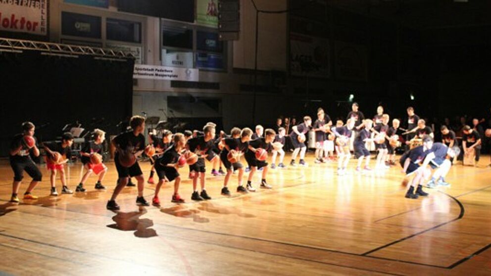 Foto (Universität Paderborn): Die außergewöhnliche Kombination von Musik und Basketball war schon beim letzten Event ein voller Erfolg.