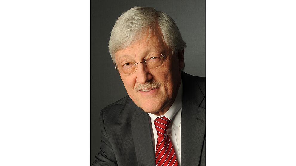 Foto (Stadt Paderborn): Bürgermeister a. D. Heinz Paus wird Ehrenbürger der Universität Paderborn.