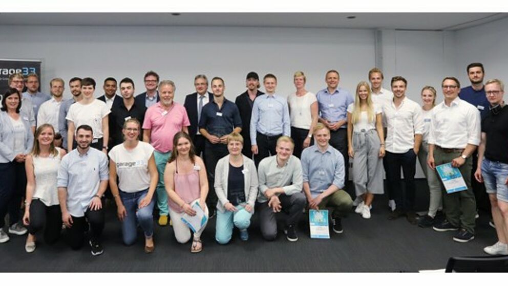 Foto: Die Juroren, Initiatoren und Teilnehmerinnen und Teilnehmer des diesjährigen „Call for Ideas“.