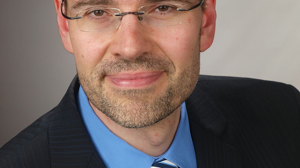 Foto: Prof. Dr.-Ing. Hans-Joachim Schmid, Lehrstuhl für Mechanische Verfahrenstechnik und Umweltverfahrenstechnik, Fakultät für Maschinenbau, Universität Paderborn
