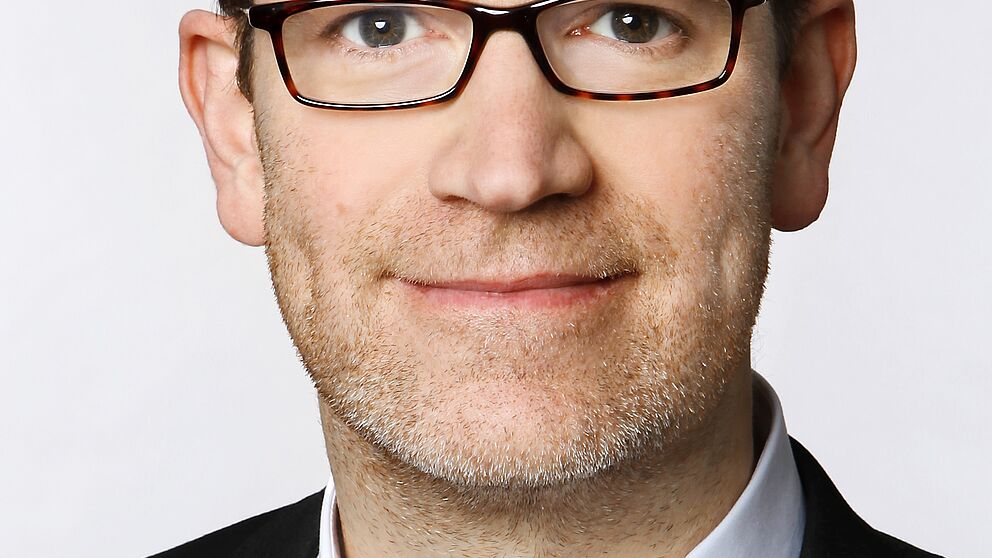 Foto (Universität Paderborn): Prof. Dr. Dr. Oliver Reis