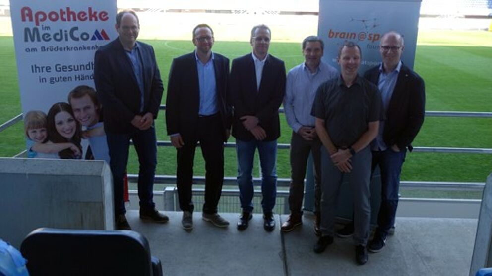 Die Referenten des Symposiums 2019 (v. l.): Dr. Ulrich Schneider, Prof. Dr. Dr. Claus Reinsberger, Prof. Dr. Tim Meyer, Dr. Matthias Porsch, Dr. Alli Gokeler,  Prof. Dr. Jochen Baumeister.
