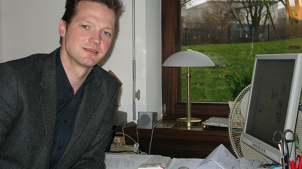 Foto (Christiane Bernert): Prof. Dr. Dr. Sebastian Braun ist Direktor des Paderborner Forschungszentrums für bürgerschaftliches Engagement. Zusammen mit seinem Team beschäftigt er sich mit dem gesellschaftlichen Engagement von deutschen Wirtschaftsunte