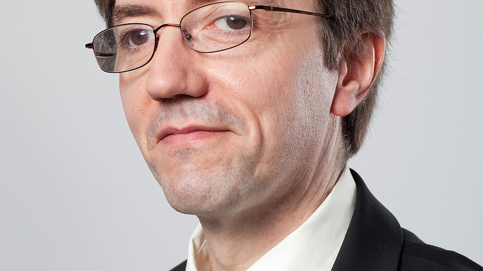 Foto (Fraunhofer-Institut, Darmstadt): Prof. Dr. Michael Waidner vom Fraunhofer-Institut Darmstadt referiert beim 7. Tag der IT-Sicherheit über die Zukunft der Privatsphäre.