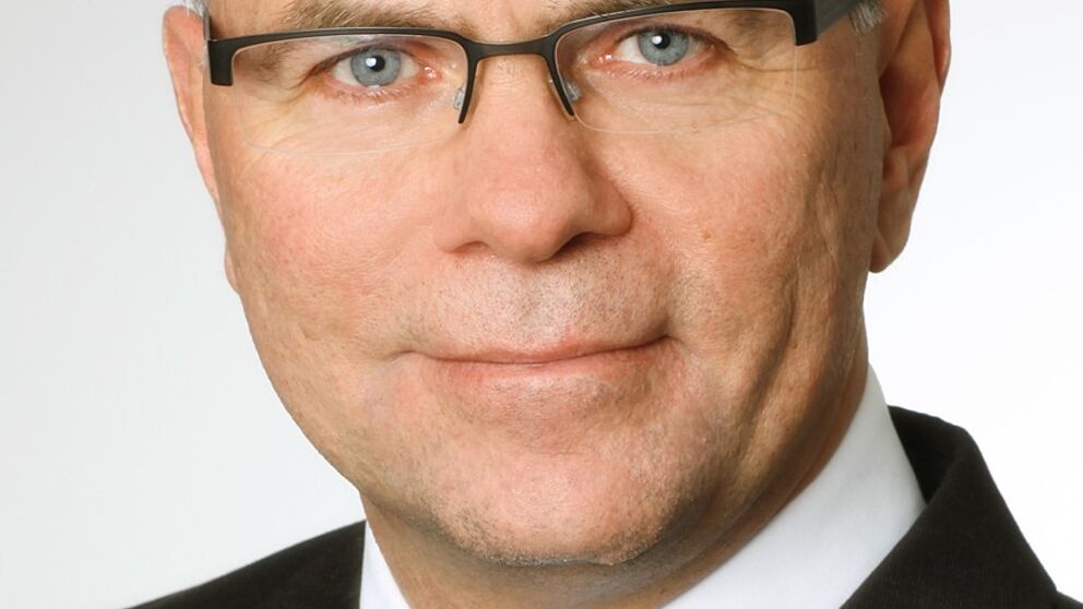 Foto (Universität Paderborn): Prof. Dr.-Ing. Detmar Zimmer von der Fakultät für Maschinenbau macht „seine“ Studierenden gemeinsam mit bekannten Unternehmen fit für China.