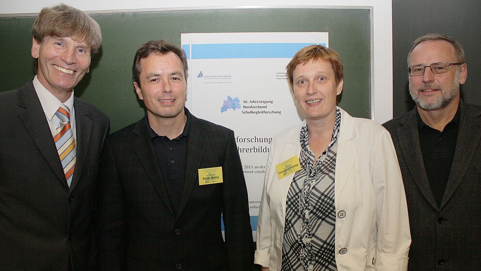 Foto (Universität Paderborn, Frauke Döll): Prof. Dr. Nikolaus Risch, Prof. Dr. Bardo Herzig, Prof. Dr. Christine Freitag und Prof. Dr. Volker Peckhaus bei der Tagung des Nordverbunds Schulbegleitforschung am 15. und 16. September an der Universität Pad