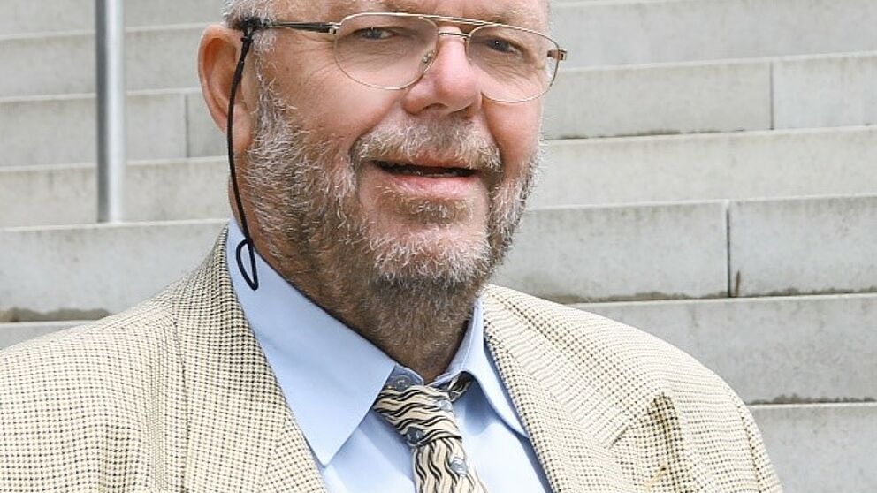 Foto (Universität Paderborn, IMT): Prof. Dr. Dr. h. c. mult. Klaus Rosenthal von der Universität Paderborn.