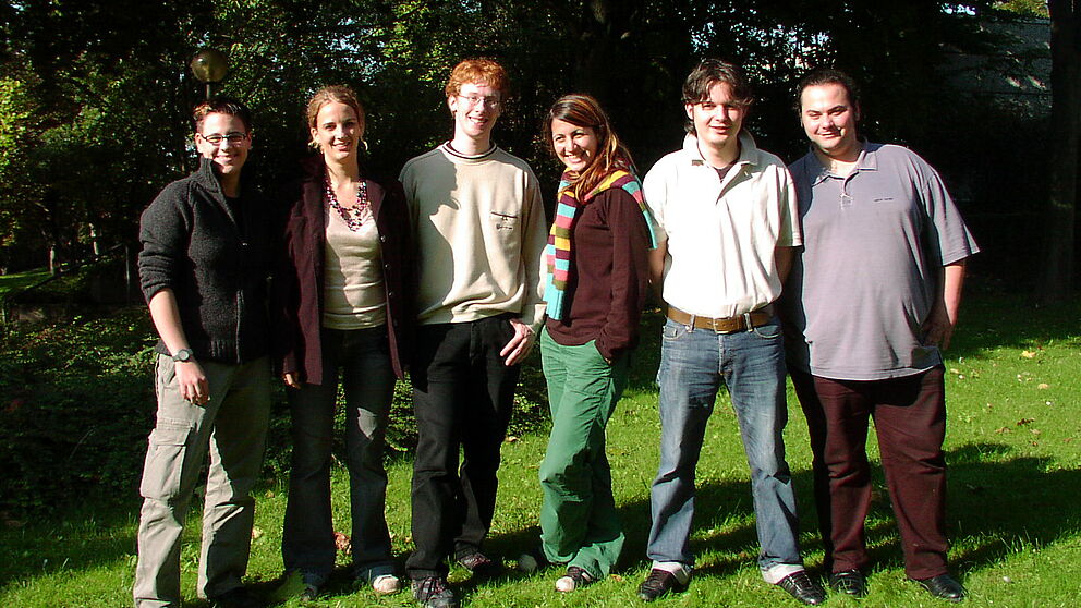 Foto: Der neue AStA 2005/2006 (v. l. n. r.): Katja Fuchte, Eva Lindhorst, Jan Rieke, Fazilet Colak, Marco Ehinger, Konstantinos Lazaridis