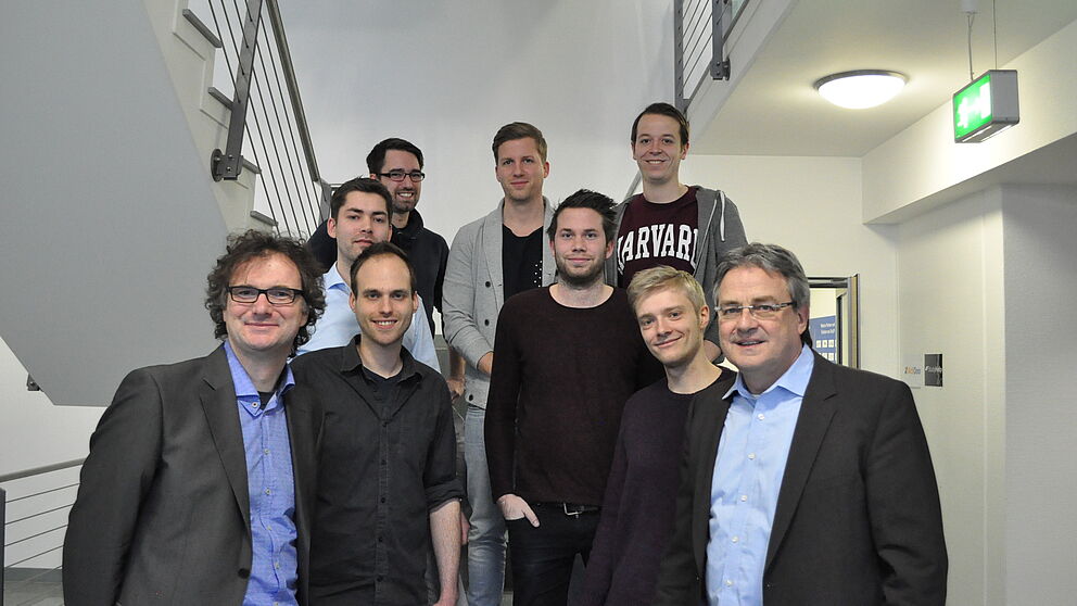 Foto (TecUP, Universität Paderborn): Karl-Heinz Rawert (r.) und Rüdiger Kabst (l.) geben jungen Gründern Raum für Ideen.