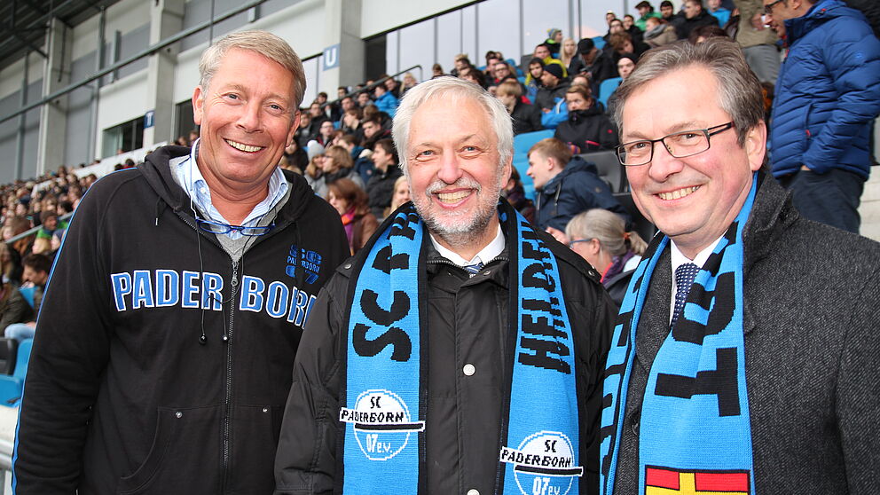 Foto (Universität Paderborn, Nina Reckendorf): Erstsemesterbegrüßung im Stadion