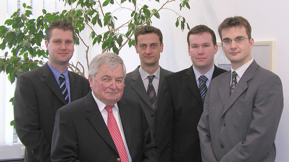 Foto (v. l.): Dr. Helmut Ridder (3 Pi), Prof. Dr. Helmut Potente, Dr. Hans-Peter Heim, Martin Schäfers (jeweils KTP), Stefan Gövert (3 Pi)