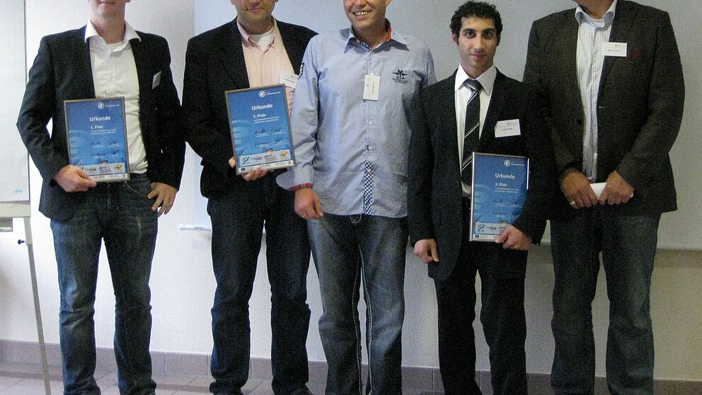 Foto (TechnologieParkPaderborn GmbH): Prämierung: Adrian Hanrath, Dr. Christian Hedayat, Jörg Euskirchen, Andreas Kaya und Michael Nowarra (v. l.).