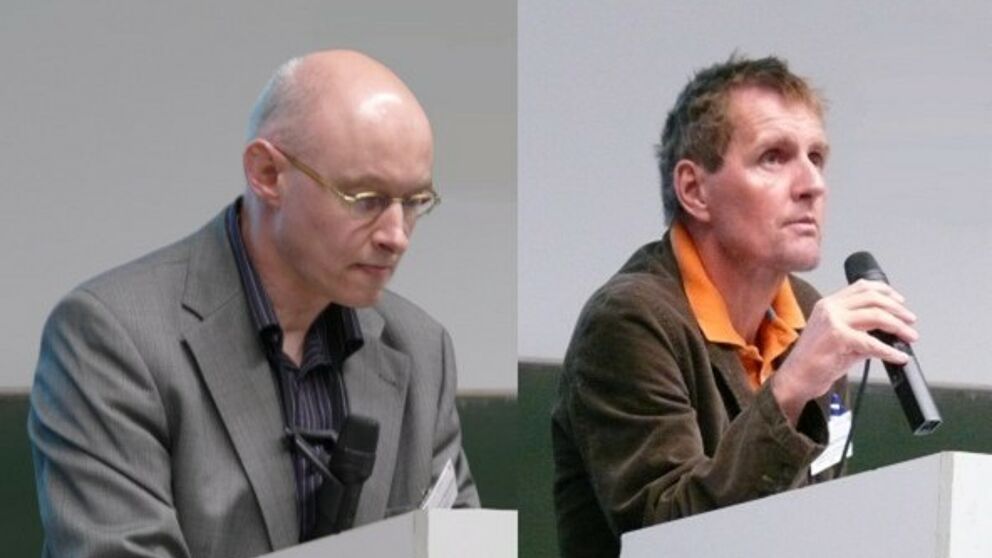 Foto (Universität Paderborn): Gruppenleiter Ulrich Wehrhöfer (li.), Ministerium für Schule und Weiterbildung (MSW), und Prof. Dr. Holger Burckhart, Vorsitzender des Arbeitskreises der Prorektoren für Studium und Lehre der Universitäten in NRW, stelle