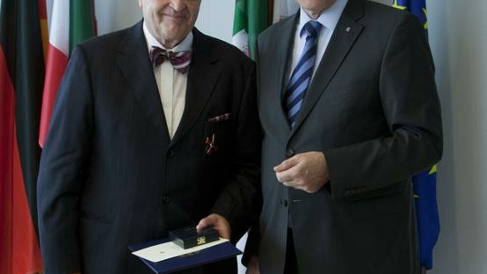 Foto: Prof. Dr.-Ing. Manfred Pahl und Ministerpräsident Jürgen Rüttgers