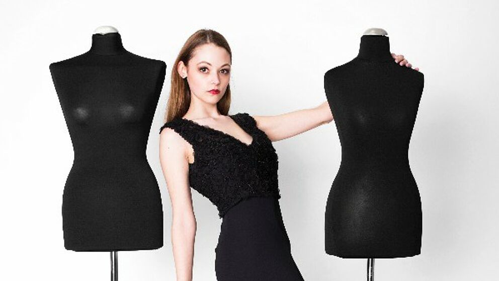 Foto: Black Widow – Eleganz bis in den Tod, Model: Christina Dolbisch, Fotografin: Lina Offergeld