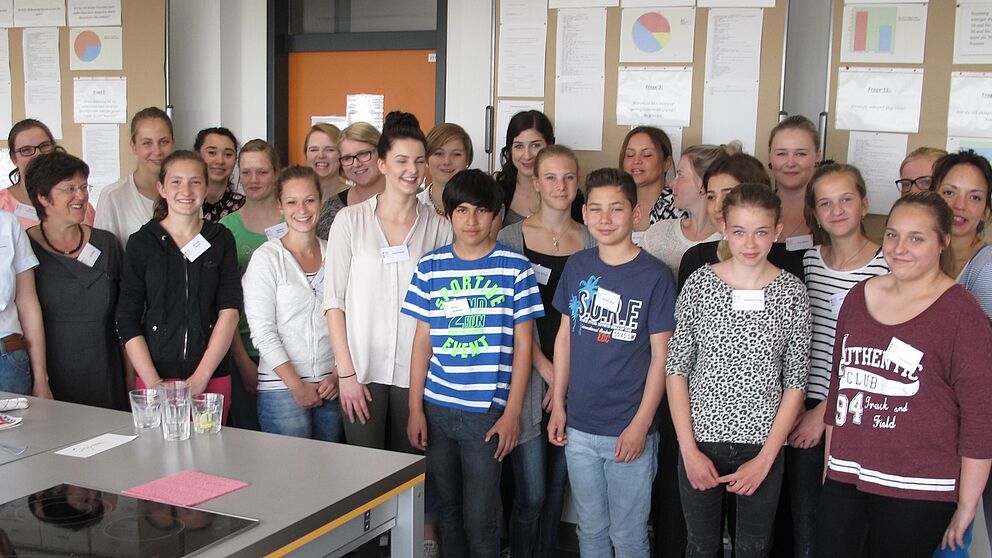 Foto (Universität Paderborn, Institut für Ernährung, Konsum und Gesundheit): Schüler und Schülerinnen der Sekundarschule Beverungen.