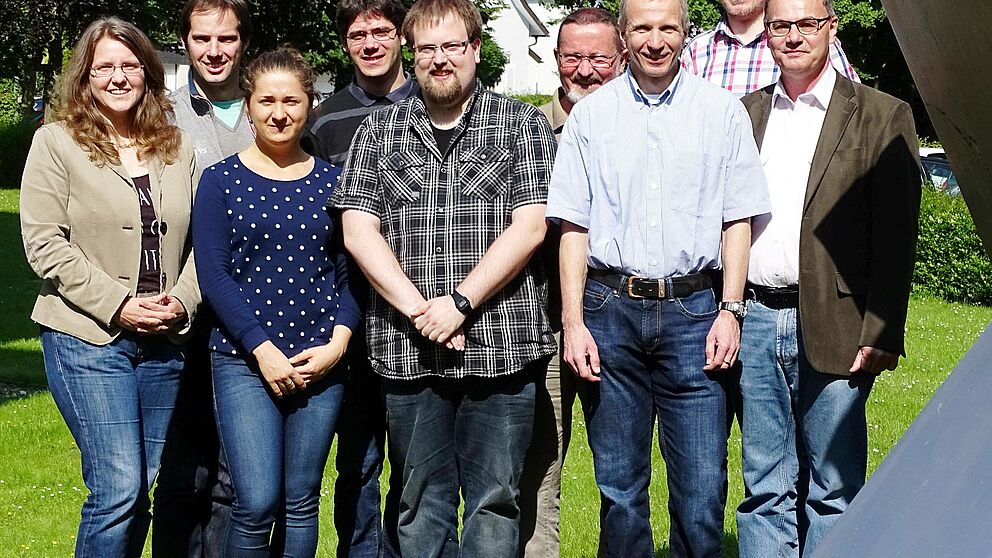 Foto (Universität Paderborn, CeOPP): (v. l.) Das Paderborner Forschungsteam: Prof. Dr. Christine Silberhorn, Dr. Stepan Shvarkov, M. Sc. Viktoryia Zolatanosha, M. Sc. Helge Rütz, M.Sc. Christof Eigner, Dr. Hubertus Suche, Prof. Dr. Dirk Reuter, M. Sc. S