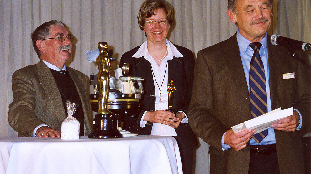 Foto: Dr. Manuela Sander (Mitte), Universität Paderborn, bei der Überreichung des CADFEM Users´ Award im Gästehaus des Bundes, dem Steigenberger Grandhotel Petersberg in Königswinter