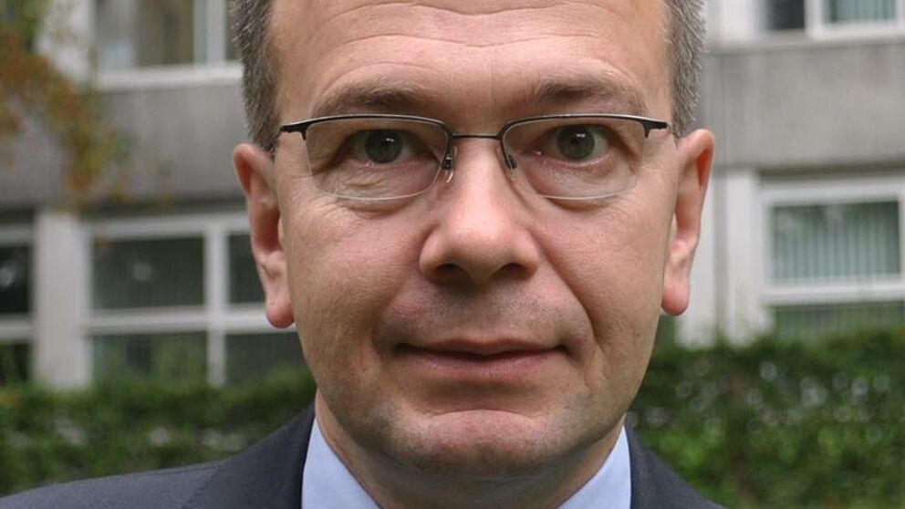 Foto (Uni Paderborn): Prof. Dr.-Ing. Werner Homberg, Lehrstuhl für Umformende und Spanende Fertigung, Fakultät für Maschinenbau, Universität Paderborn