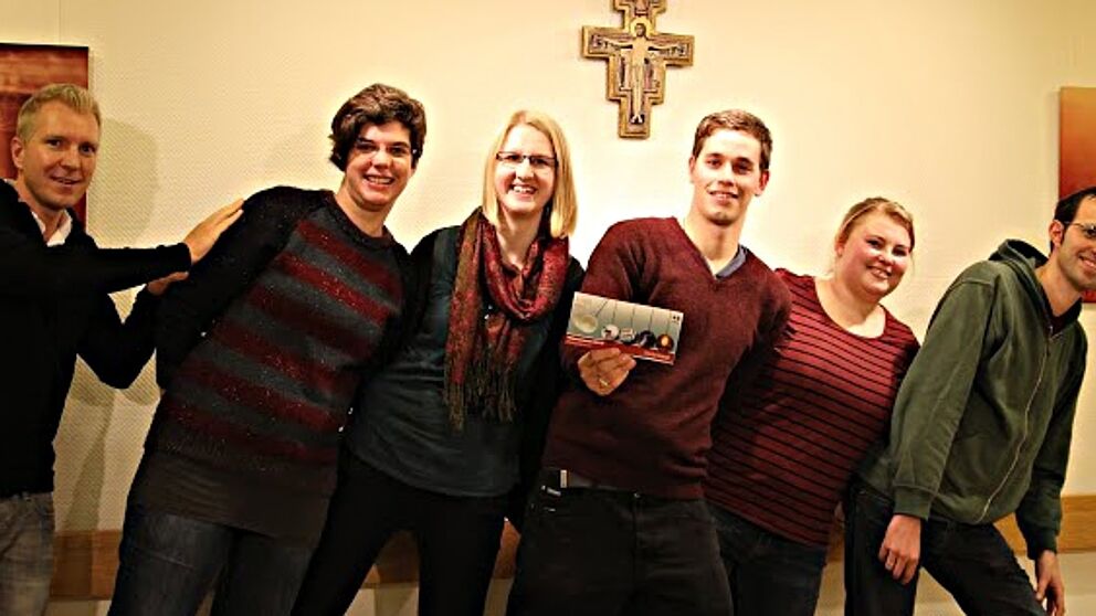 Foto: Wollen „Anstoß sein“ und geben: Studierendenpfarrer Nils Petrat, Katharina Röth, Leonie Wulf, Johannes Frenz, Ina Scheer und Gemeindeassistent Eric Bernhard (v. l.).