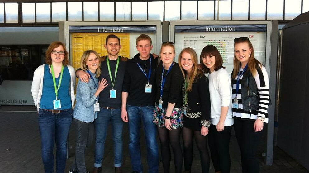 Foto: „Oberhausen trifft Paderborn“: Auf den diesjährigen Internationalen Kurzfilmtagen Oberhausen haben die Paderborner Studierenden Elisabeth Herick, Karolina Kulinski, Maximilian Steudel, Oliver Flothkötter, Janna Fleddermann, Franziska Ewigleben