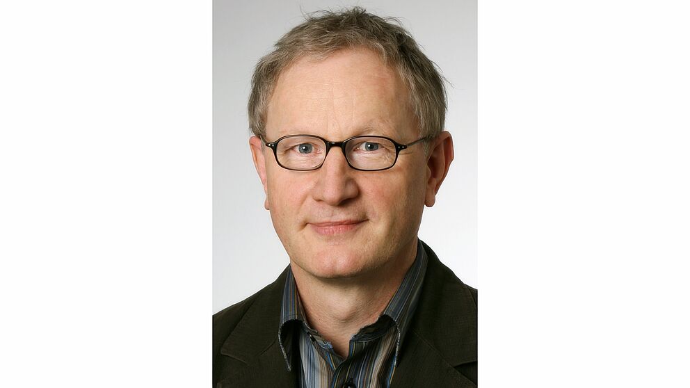 Foto (Universität Paderborn, Adelheid Rutenburges): Prof. Dr. Dr. h.c. Manfred Pienemann