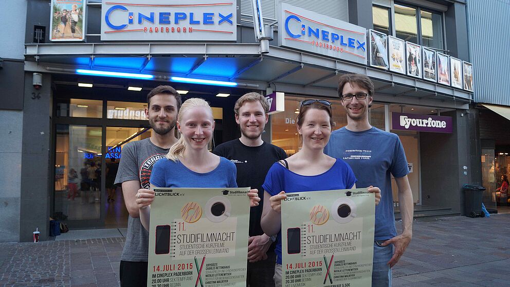 Foto (Lichtblick e.V.): Niels Deimel, Sophie Charlotte Erichsen, Oliver Flothkötter, Johanna Doyé und Flemming Feß freuen sich auf die 11. Studifilmnacht.