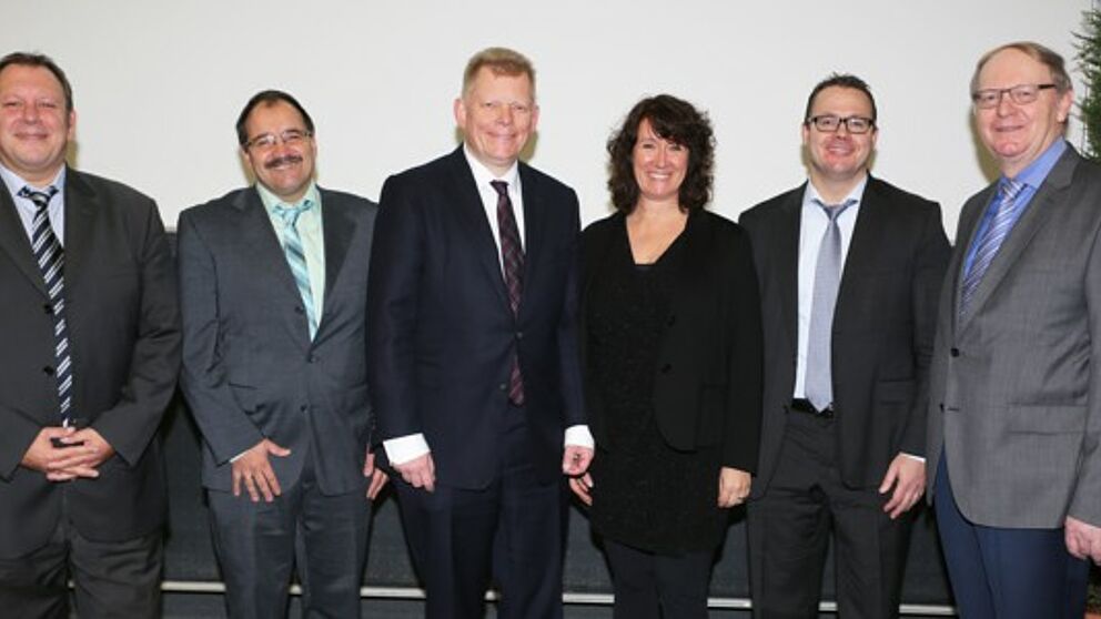 Foto (Dr. Reinhard Schwarz): v. l.: Prof.  Dr. André Uhde, Prof. Dr. H.-Hugo Kremer, thyssenkrupp-CFO Guido Kerkhoff, Prof. Dr. Caren Sureth-Sloane, Prof. Dr. Sönke Sievers (alle Universität Paderborn) und Georg Giersberg (FAZ).