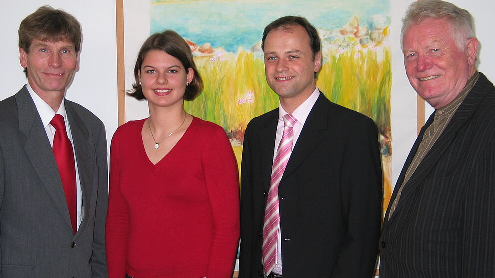Foto (Universität Paderborn, Ramona Wiesner): Prof. Dr. Nikolaus Risch, Christine Schlichtig, Dr. Carsten Albers und Prof. Dr. Hans-Dieter Rinkens