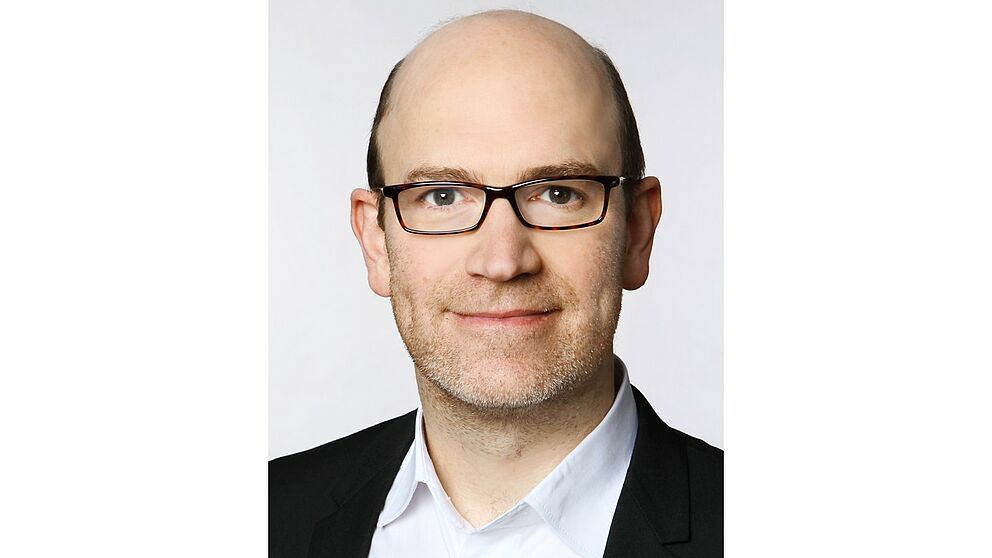 Foto (Universität Paderborn): Prof. Dr. Dr. Oliver Reis
