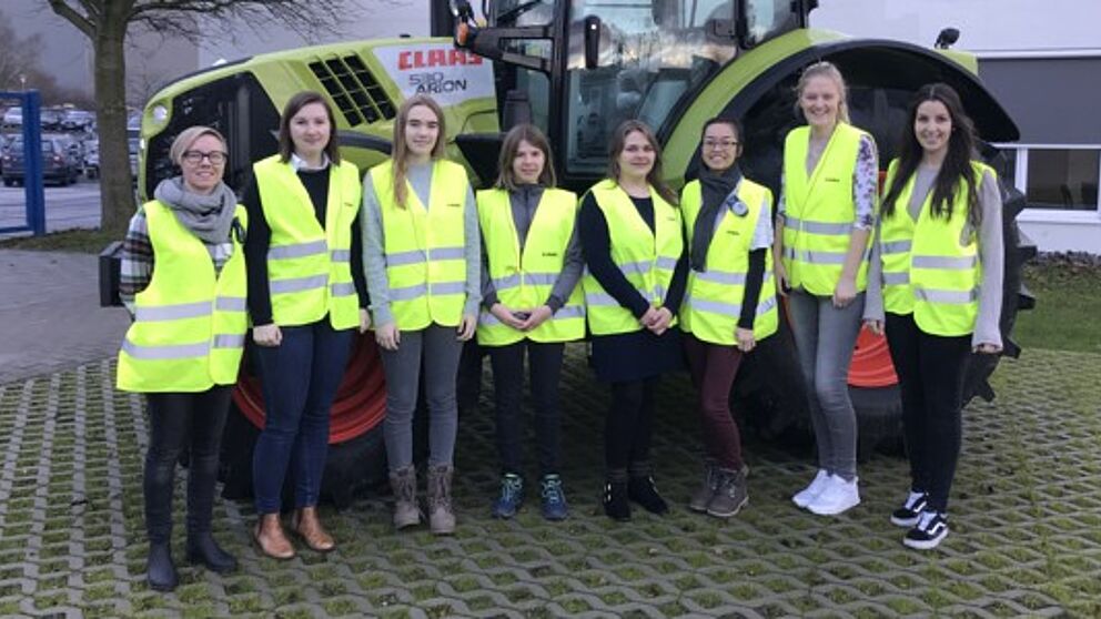 Foto (Universität Paderborn): Teilnehmerinnen des Mentoring-Programms aus dem vergangenen Jahr.
